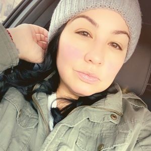 Meet your Posher, Eimy